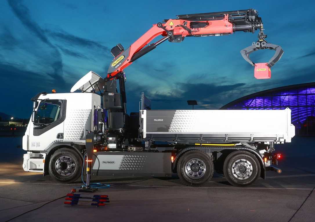 Palfinger präsentiert neue TEC-Ladekrane mit Smart Control Palfinger präsentiert neue TEC-Ladekrane mit Smart Control