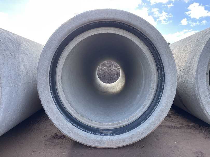 Die Bruchlasten von Robust-Stahlbetonrohren liegen nachweislich um ein Vielfaches über der geforderten Prüflast eines Standardrohres. | Foto: Finger Baustoffe Die Bruchlasten von Robust-Stahlbetonrohren liegen nachweislich um ein Vielfaches über der geforderten Prüflast eines Standardrohres. | Foto: Finger Baustoffe