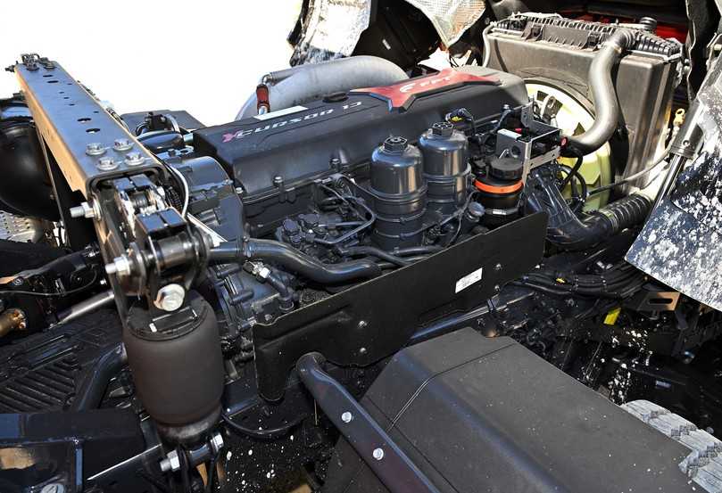 Der neue 12,9 l große xCursor 13 wiegt 100 Kilo weniger und leistet jeweils 10 PS mehr als sein Vorgänger. Mit 540 PS ist der 32-Tonner überdurchschnittlich motorisiert. | Foto: QUATEX