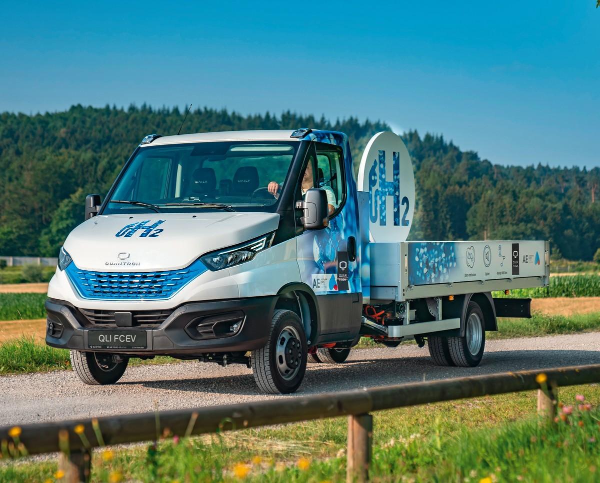 Quantron bietet seinen Daily-Umbau als Q-Light mit Batterie-, Plug-in-Hybrid- oder Brennstoffzellenantrieb bis 500 km Reichweite an. | Foto: Quantron