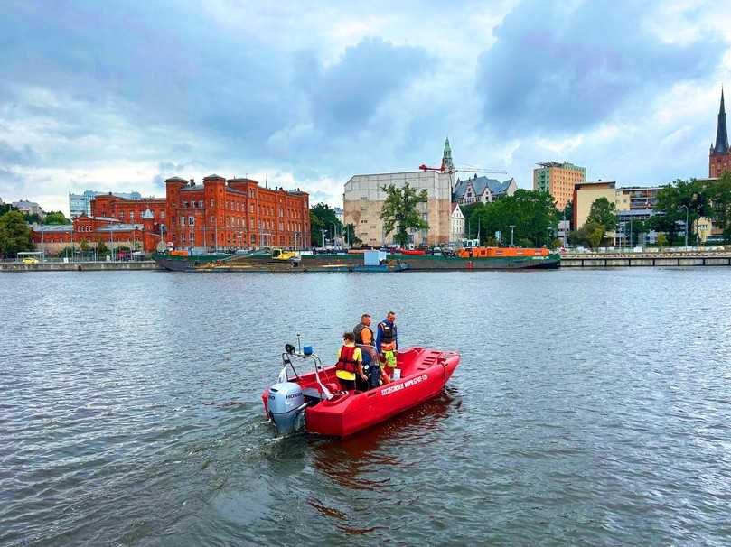 Ortung vom Boot aus: Durch die Erfahrung der Mitarbeiter gelang es, die Richtung genau einzuhalten und trotz Störsignalen durch die Hafenanlagen die optimale Linie einzuhalten. | Foto: Tracto