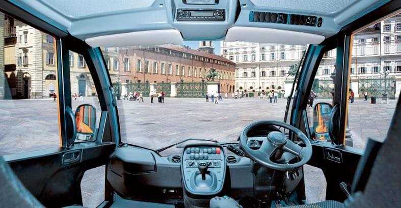 Neue M31-Kabine mit mehr Raumangebot und guter Übersicht nach allen Seiten Neue M31-Kabine mit mehr Raumangebot und guter Übersicht nach allen Seiten