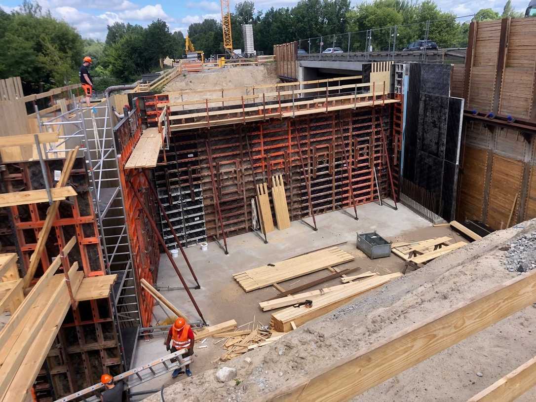 Brückenbau: Schalung für Widerlager bis 6,75 Meter Höhe