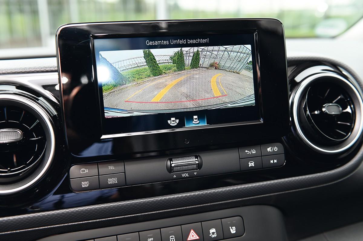 Parallel zum Touch-Display lassen sich wichtige Funktionen über Direktwahltasten ansteuern. | Foto: Quatex