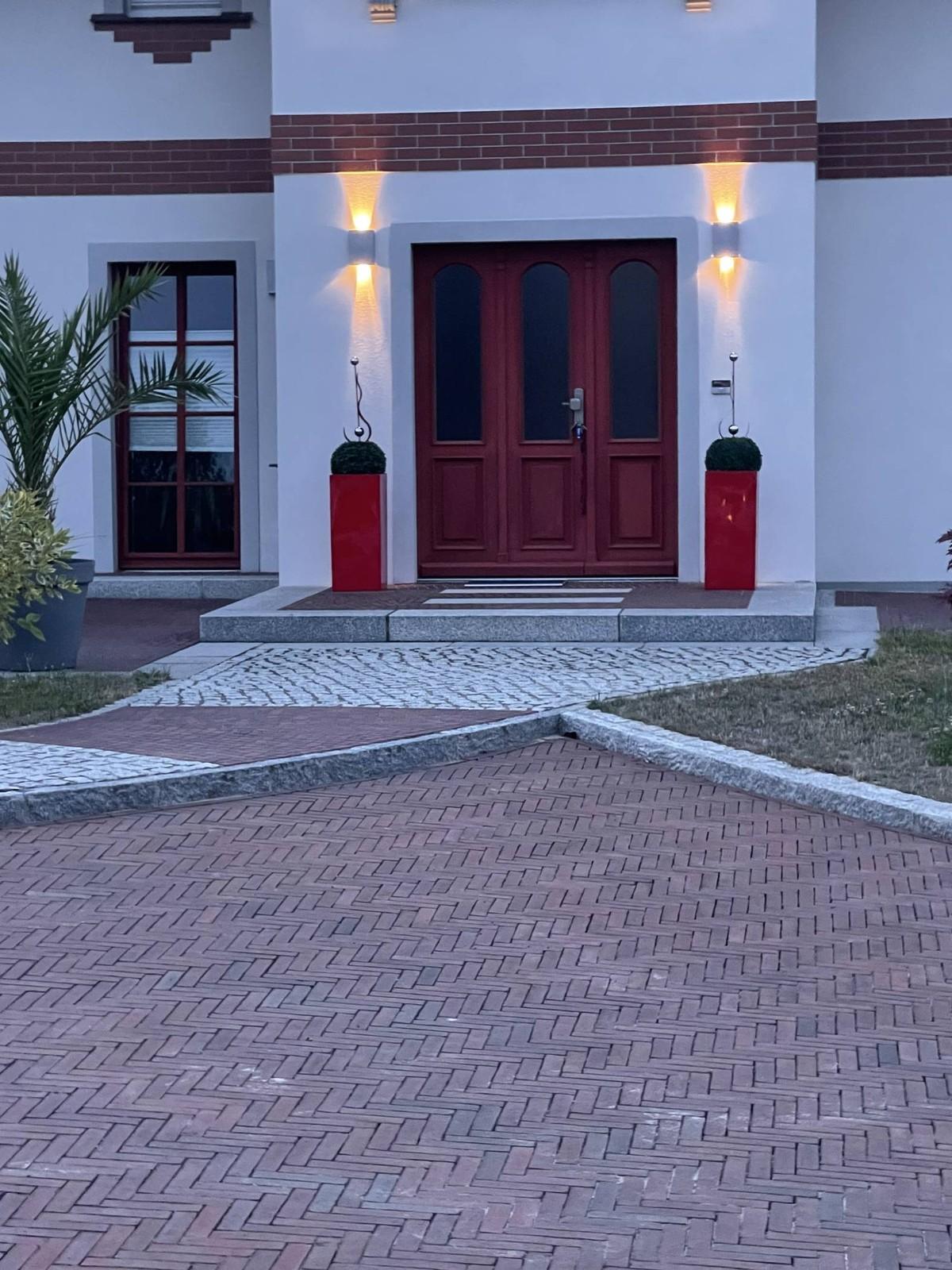 Die Pflasterklinker von Vandersanden machen auch in der Dämmerung eine gute Figur. | Foto: Vandersanden