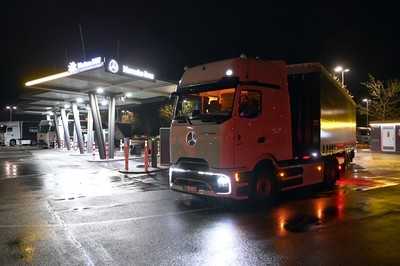 Lichtgestalt: Nachfahrt mit Mercedes eActros 600