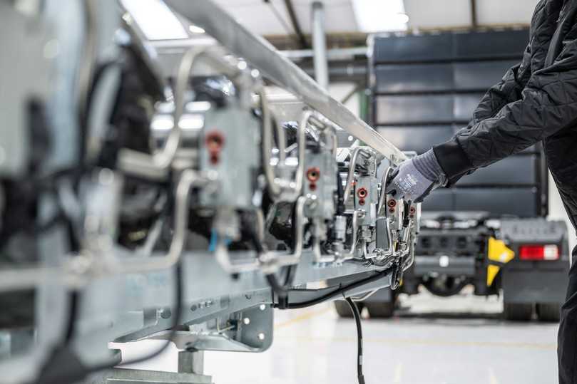 CMB.Tech in Antwerpen rüstet den Dieselmotor des Ford F-Max mit einem Wasserstoff-Einspritzring aus. | Foto: Ford Trucks CMB.Tech in Antwerpen rüstet den Dieselmotor des Ford F-Max mit einem Wasserstoff-Einspritzring aus. | Foto: Ford Trucks