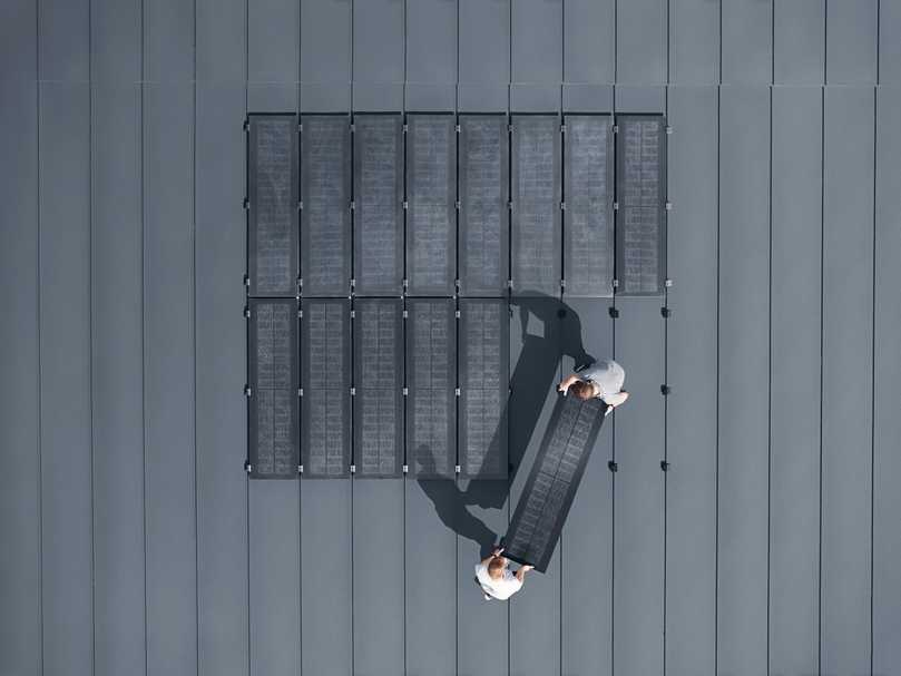 Elegante Lösung: Prefalz Solarmodule eignen sich für den Neubau genauso wie zum Nachrüsten. | Foto: Prefa/Croce & Wir Elegante Lösung: Prefalz Solarmodule eignen sich für den Neubau genauso wie zum Nachrüsten. | Foto: Prefa/Croce & Wir
