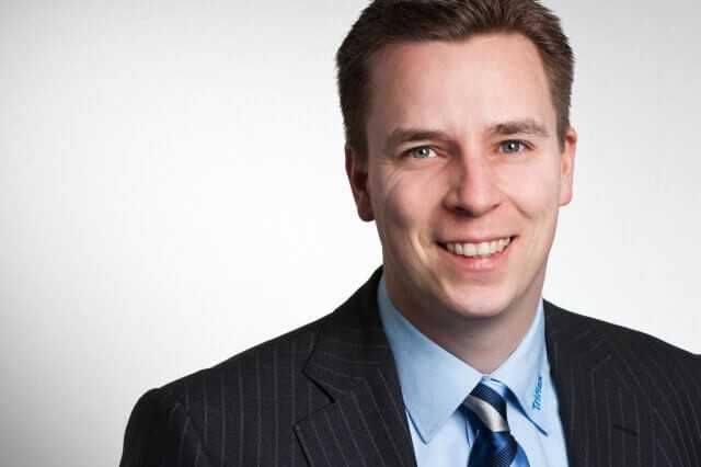 „Als starke Marken haben wir gemeinsam eine maßgeschneiderte Lösung für den Erhalt von Bauwerken gefunden, die ab- dichtet, vor Feuchteeintrag und Wärme- verlust schützt und zudem regelkonform ist.“ Marcel Weiß „Als starke Marken haben wir gemeinsam eine maßgeschneiderte Lösung für den Erhalt von Bauwerken gefunden, die ab- dichtet, vor Feuchteeintrag und Wärme- verlust schützt und zudem regelkonform ist.“ Marcel Weiß