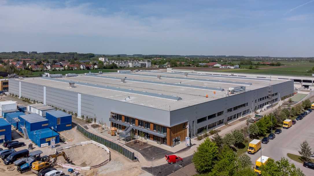 Neues DHL-Postzentrum Germering: Spezialbeton sorgt für frostfeste Zufahrtswege Neues DHL-Postzentrum Germering: Spezialbeton sorgt für frostfeste Zufahrtswege