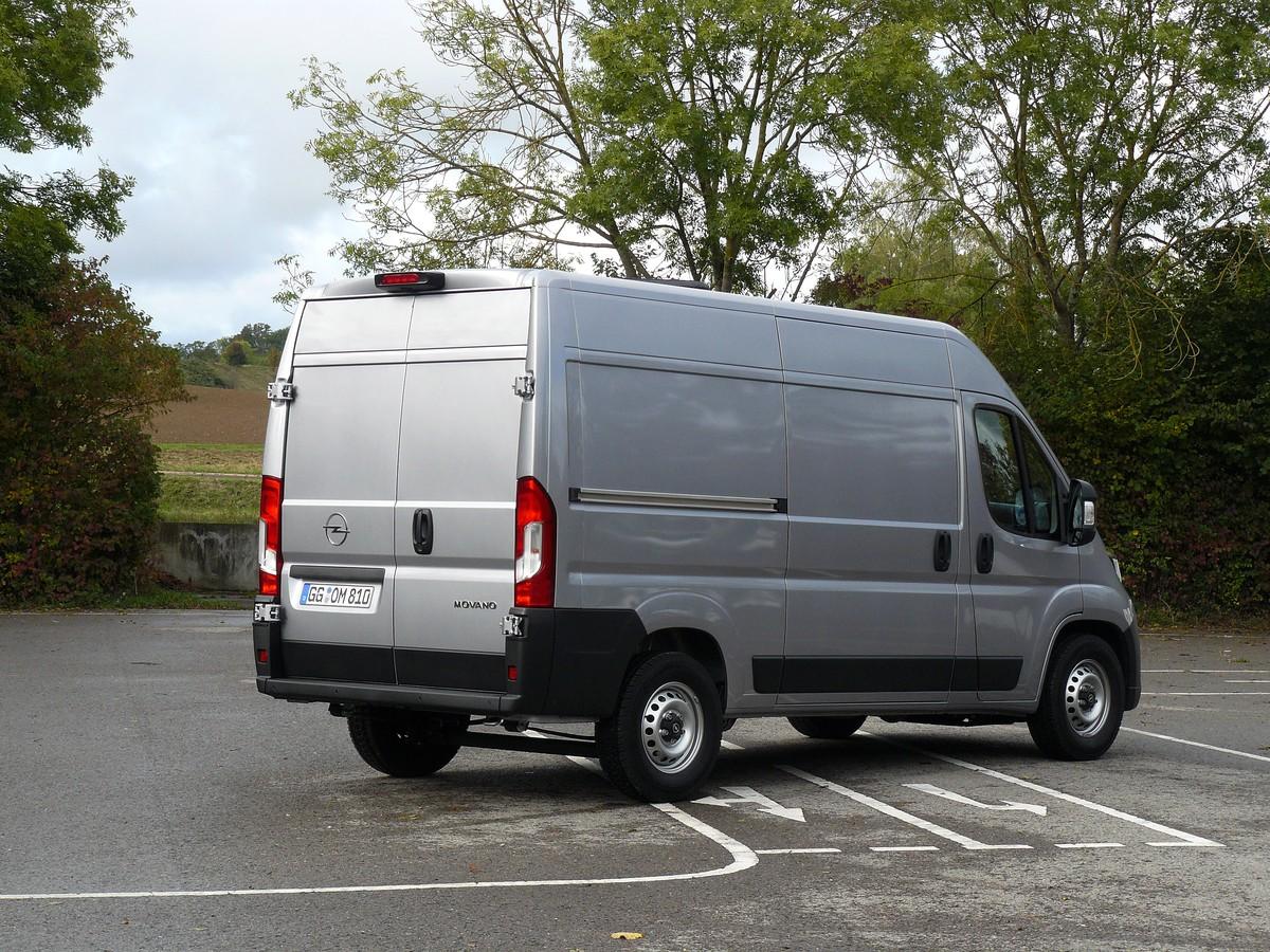 Silberrücken: Die Karosserie hat einschließlich
seiner Vorgänger anderer Stellantis-Marken knapp 20 Jahre auf dem Buckel. | Foto: Randolf Unruh Silberrücken: Die Karosserie hat einschließlich
seiner Vorgänger anderer Stellantis-Marken knapp 20 Jahre auf dem Buckel. | Foto: Randolf Unruh
