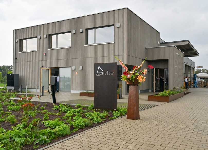 Die neue Niederlassung entspricht schon heute den gesetzlichen Vorgaben, die in den nächsten Jahren zu erwarten sind. | Foto: Schuler Service Group Die neue Niederlassung entspricht schon heute den gesetzlichen Vorgaben, die in den nächsten Jahren zu erwarten sind. | Foto: Schuler Service Group