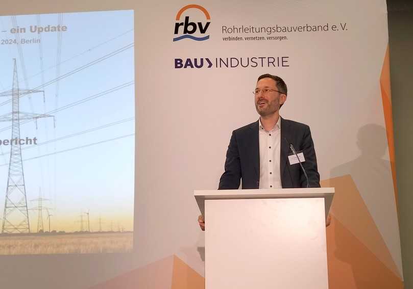 „Wo wollen wir hin mit der Energiewende und welche Aufgaben haben wir in diesem Zusammenhang“, fragte Dr. Andreas Nolde. | Foto: B_I/Valdix „Wo wollen wir hin mit der Energiewende und welche Aufgaben haben wir in diesem Zusammenhang“, fragte Dr. Andreas Nolde. | Foto: B_I/Valdix