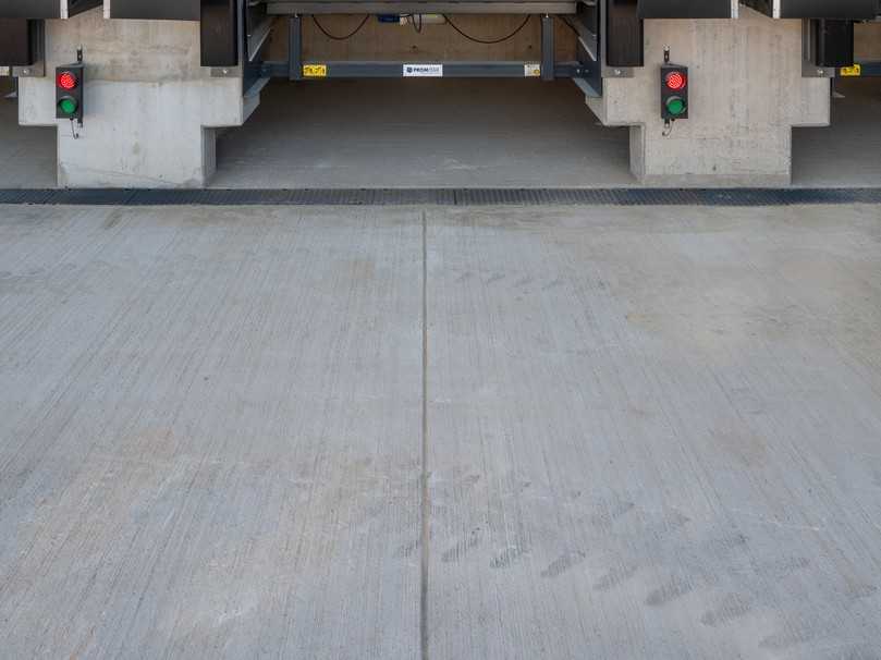Für die Rampen und Zufahrtswege wurde der Luftporenbeton Aircrete mit besonders hohem Frosttausalz-Widerstand verwendet. | Foto: Heidelberg Materials AG/Mathis Beutel Für die Rampen und Zufahrtswege wurde der Luftporenbeton Aircrete mit besonders hohem Frosttausalz-Widerstand verwendet. | Foto: Heidelberg Materials AG/Mathis Beutel