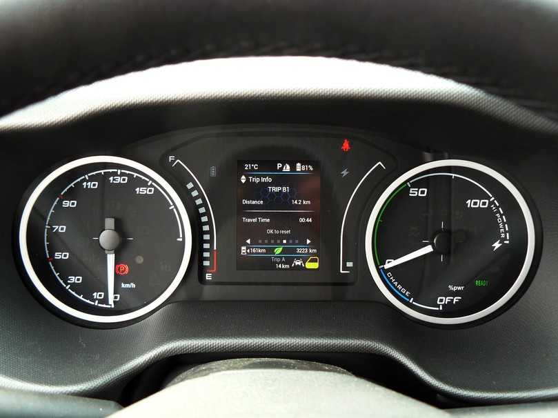 Gut ablesbare Instrumente, das Maximum an Leistung gilt als Hi-Power. | Foto: Iveco, Randolf Unruh Gut ablesbare Instrumente, das Maximum an Leistung gilt als Hi-Power. | Foto: Iveco, Randolf Unruh