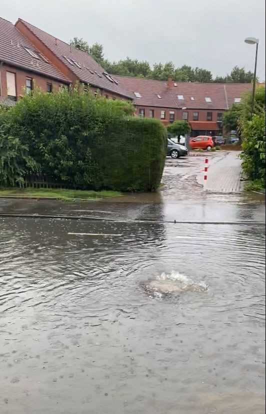 Die Kanalisation war bei den Starkregen im Juli 2021 überfordert. | Foto: SAL