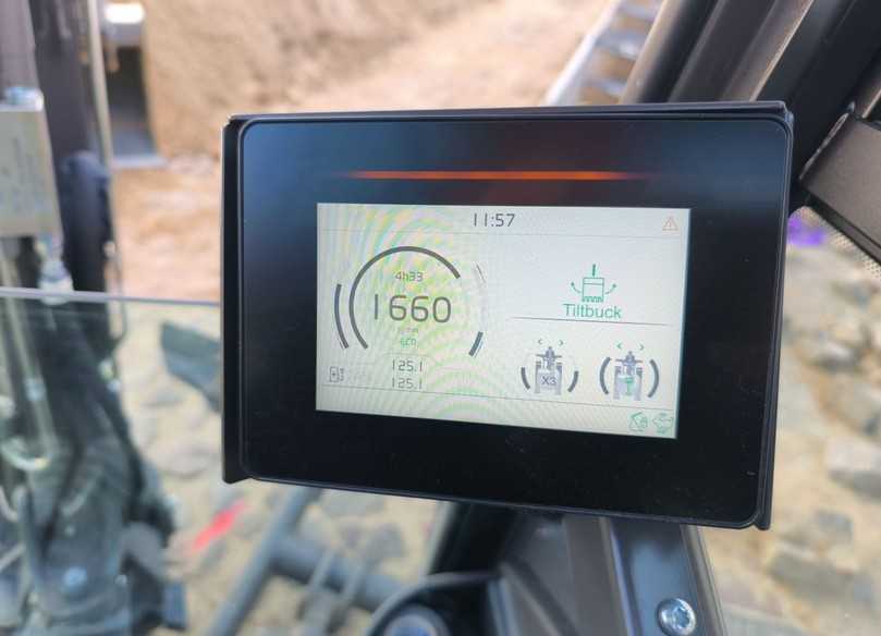 Das farbige 5"-Farbdisplay bietet alle Informationen, die für den Bediener notwendig sind. | Foto: Swecon