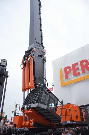 Der KMC 1600 mit „Boom Quick Connect“-Ausleger- Schnellwechselsystem und drei Tritec-Hydraulikzylindern. | Foto: B_I