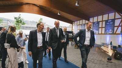 Kanzlerbesuch bei Vogt zum 100-jährigen Bestehen
