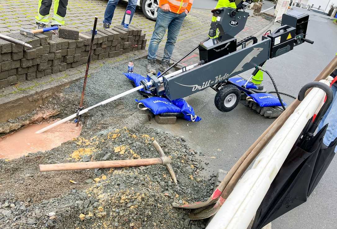 Akku-Bohranlage Drill-Vole 2.0 meistert Glasfaser-Hausanschluss Akku-Bohranlage Drill-Vole 2.0 meistert Glasfaser-Hausanschluss