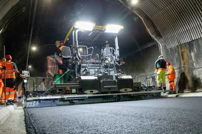 Asphalteinbau und Tunnelsanierung: Radfertiger im Mont-Blanc-Tunnel