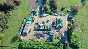 Pilotbohrung von zwei Seiten