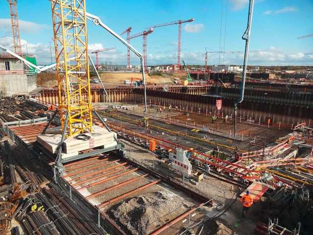 Blick in die Baugrube des späteren Terminal-Hauptgebäudes. | Foto: dhib Blick in die Baugrube des späteren Terminal-Hauptgebäudes. | Foto: dhib