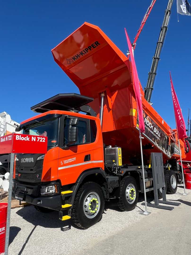 Schwerlast-Hinterkipper Rock Bull W1RB von KH-Kipper | Foto: QUATEX