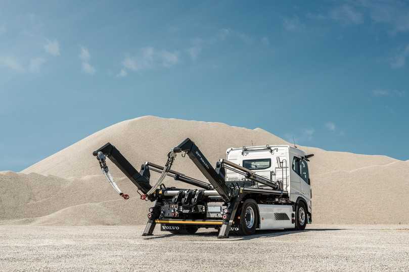 Den Absetzkipper Tectris bietet Meiller ab bauma in der Version AK18 für 18 t Nutzlast und mit Funkfernbedienung i.s.a.r.-control 3 an. | Foto: Meiller Den Absetzkipper Tectris bietet Meiller ab bauma in der Version AK18 für 18 t Nutzlast und mit Funkfernbedienung i.s.a.r.-control 3 an. | Foto: Meiller