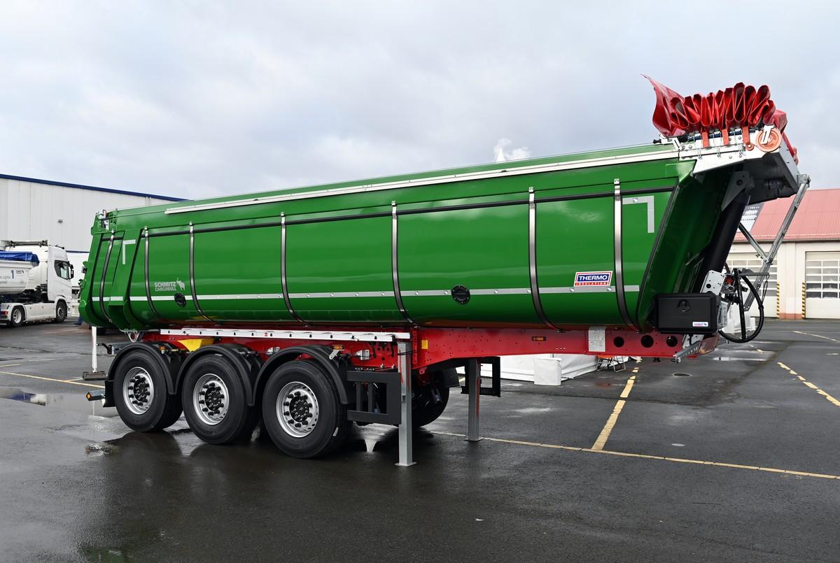 Die Kippsattel für Asphalttransporte sind an Kontrollpunkten zur Temperaturmessung im Aufbau zu erkennen. | Foto: Quatex