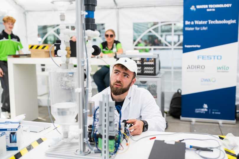 Studenten bei der World University Challenge lösen komplexe Aufgaben zum digitalen Ressourcenmanagement. | Foto: City-Press Bildagentur