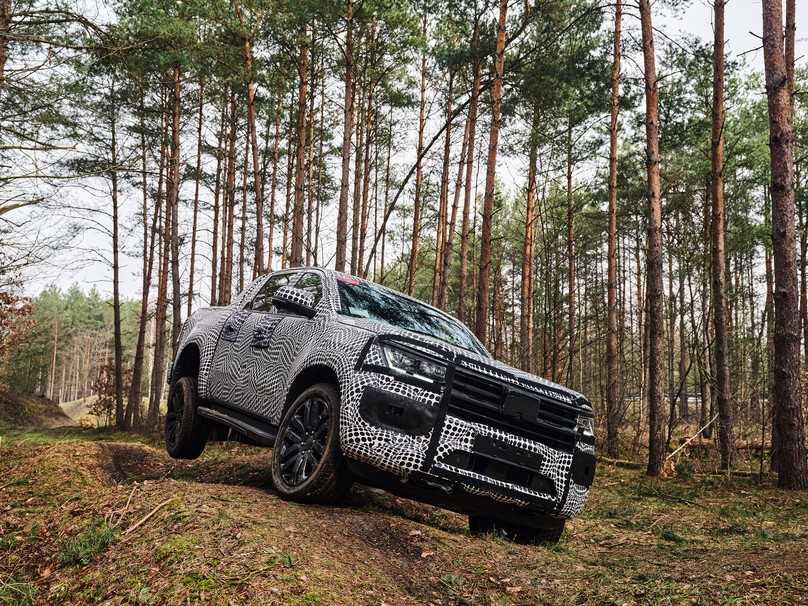 VW Amarok: Verringerte Karosserieüberhänge lassen den Pick-up noch souveräner durchs Gelände wühlen. | Foto: VW Nutzfahrzeuge VW Amarok: Verringerte Karosserieüberhänge lassen den Pick-up noch souveräner durchs Gelände wühlen. | Foto: VW Nutzfahrzeuge