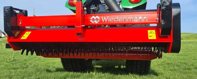 Die sternförmigen Messer des Anbau-Vertikutierers Terra V-Cut rotieren in Fahrtrichtung und erzeugen fünf Einschnitte pro Umdrehung. | Foto: Wiedenmann