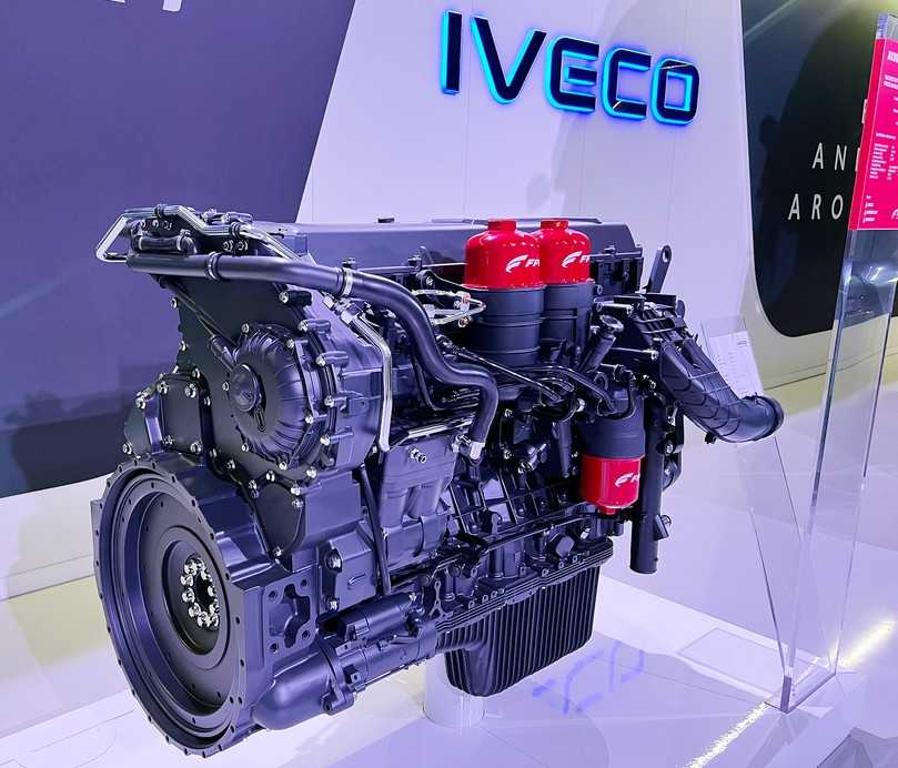 Der neue xCursor 13-Motor mit neuem Motorblock und Zylinderkopf ist 114 kg leichter geworden und leistet jetzt zwischen 460 und 580 PS. | Foto: FH Der neue xCursor 13-Motor mit neuem Motorblock und Zylinderkopf ist 114 kg leichter geworden und leistet jetzt zwischen 460 und 580 PS. | Foto: FH