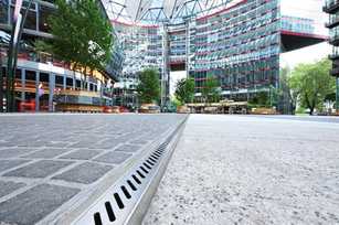 Rinnen nach Maß für das Center am Potsdamer Platz