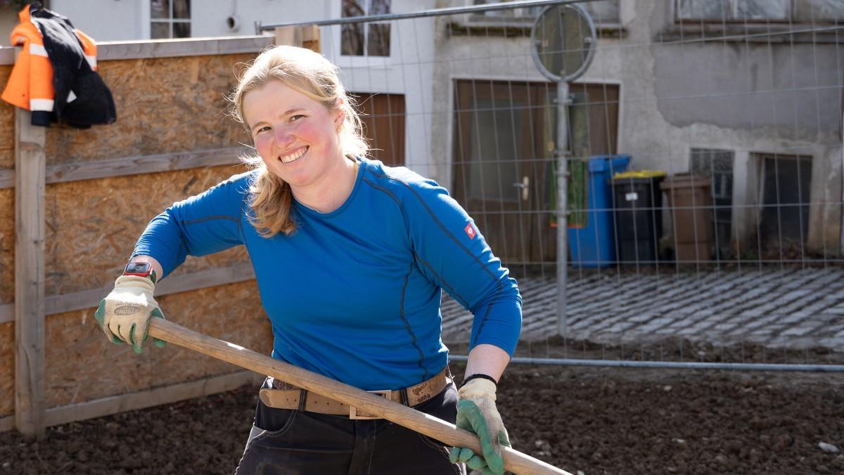 Mit Spaß an der Arbeit: Schöppler-Mitarbeiterin Kim Schön. | Foto: Schöppler