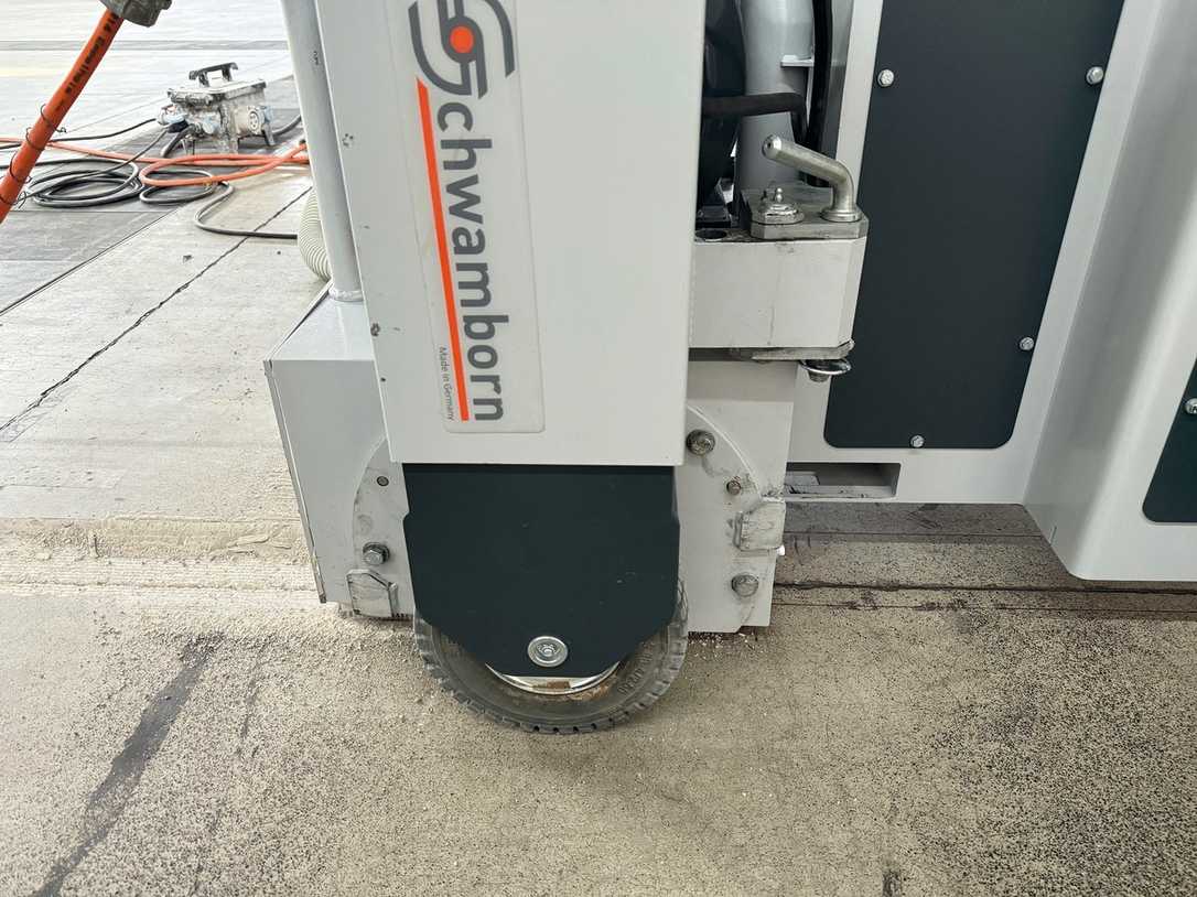 Fugensanierung mit System: Schwamborn & Floorbridge für perfekte Betonfugen Fugensanierung mit System: Schwamborn & Floorbridge für perfekte Betonfugen