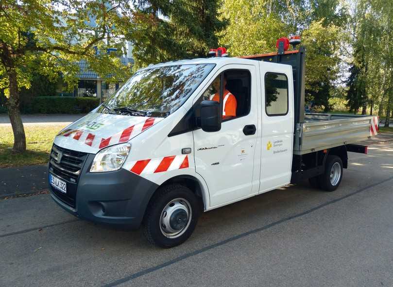 Der elektrische EFA-S-Transporter E35 basiert auf dem russischen GAZ Gazelle und steht als Pritsche/Plane mit Einzel- oder Doppelkabine zum Verkauf. | Foto: EFA-S Der elektrische EFA-S-Transporter E35 basiert auf dem russischen GAZ Gazelle und steht als Pritsche/Plane mit Einzel- oder Doppelkabine zum Verkauf. | Foto: EFA-S