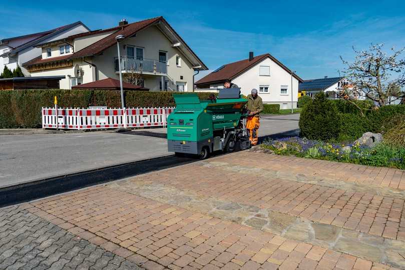Pilotbaustelle in Rangendingen:Straßenbaustelle mit batterieelektrischen Asphaltfertiger und eine E-Walze. | Foto: Wirtgen Group