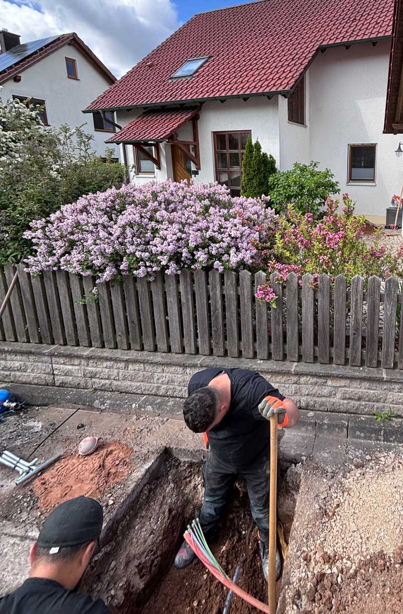 Erdraketen ermöglichen die schnelle und unkomplizierte Verlegung von Hausanschlüssen mit minimalen Eingriffen in Oberflächen. | Foto: Deutsche Telekom Erdraketen ermöglichen die schnelle und unkomplizierte Verlegung von Hausanschlüssen mit minimalen Eingriffen in Oberflächen. | Foto: Deutsche Telekom
