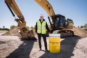 Cat-Bagger arbeitet emissionsfrei – dank Solar-Diesel