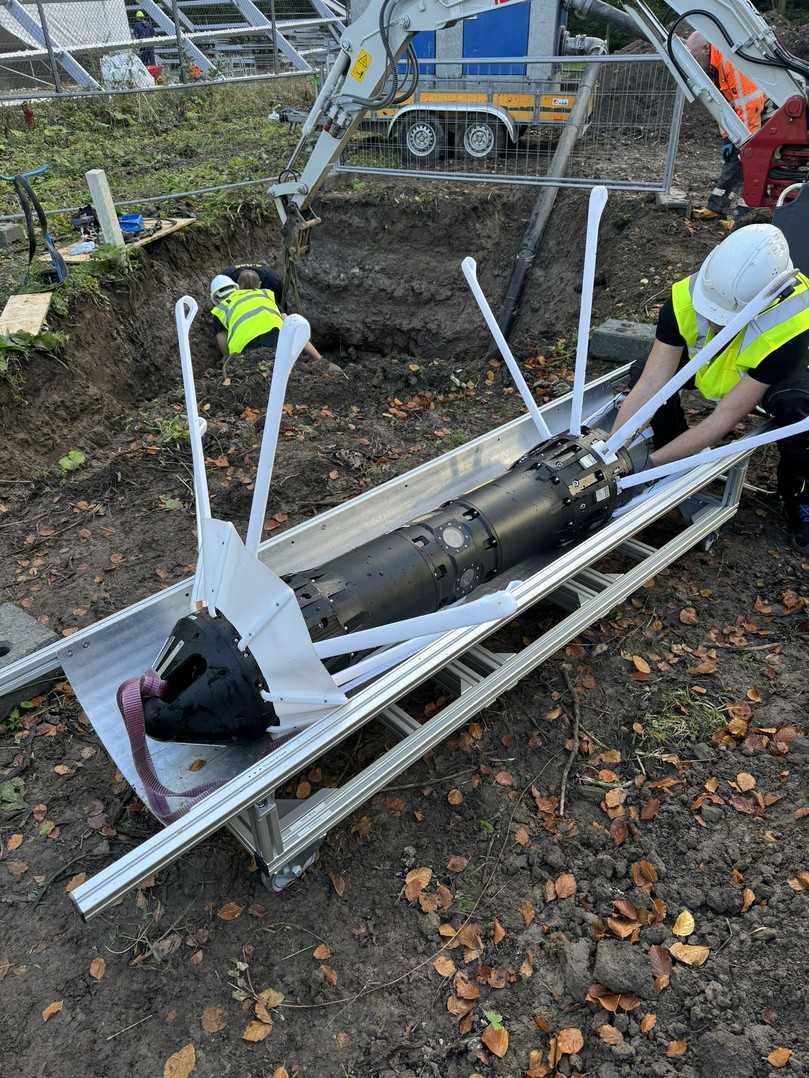 Wire Break Inspection, durchgeführt durch den WireBot, als spezialisierte Messtechnik zum Einsatz. Mit dieser können potenzielle Drahtbrüche im Rohrkörper frühzeitig erkannt werden und damit strukturelle Schäden sowie mögliche Leckagen identifiziert und Rohrbrüche vermieden werden. | Foto: Rosenxt Linegy
