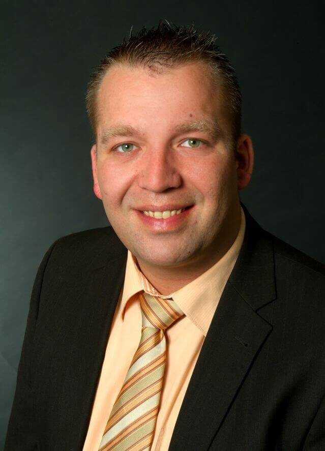 „Die Schlinge zieht sich langsam zu.“ – Thomas Paulig, Verkaufsleiter für Abgas- nachbehandlung bei Thoben Filtertechnik, warnt vor Untätigkeit in der Filterfrage. | Fotos: Thoben „Die Schlinge zieht sich langsam zu.“ – Thomas Paulig, Verkaufsleiter für Abgas- nachbehandlung bei Thoben Filtertechnik, warnt vor Untätigkeit in der Filterfrage. | Fotos: Thoben