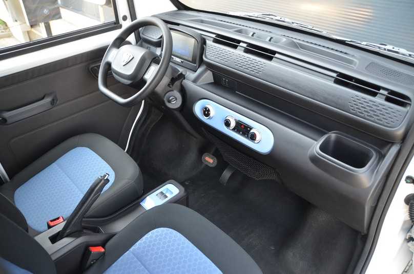 Ari 458 Pro Elektrotransporter Innenraum und Armaturenbrett | Foto: Ari Motors