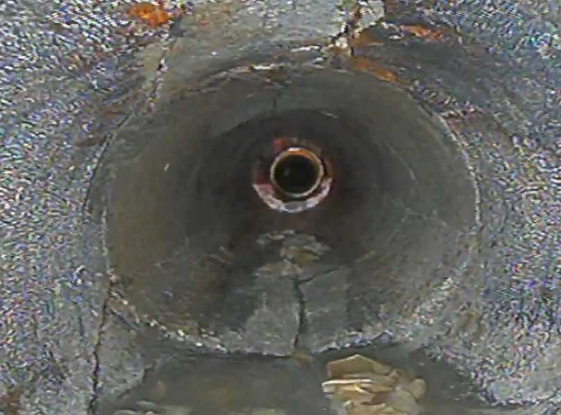 Das verformte Rohr vor der Sanierung | Foto: Geiger Kanalsanierung