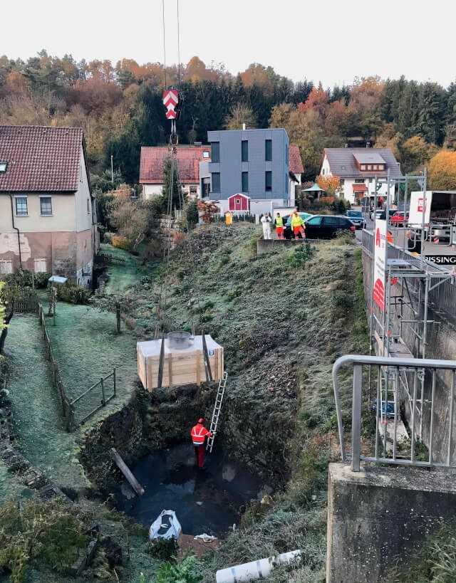 Anspruchsvoller Einbau eines 2-Tonnen-Liners