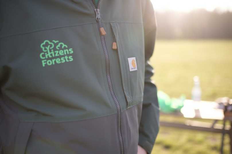 Carhartt-Kleidung mit Logo von Citizens Forests. | Foto: Carhartt