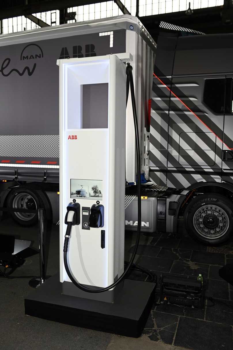 Die künftigen Ladesäulen von ABB E-Mobility erlauben ein Megawattladen. | Foto: Quatex Die künftigen Ladesäulen von ABB E-Mobility erlauben ein Megawattladen. | Foto: Quatex