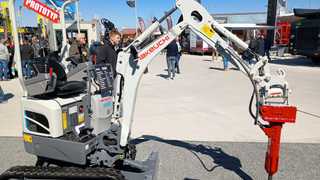 Takeuchi startet mit neuen Elektrobaggern durch