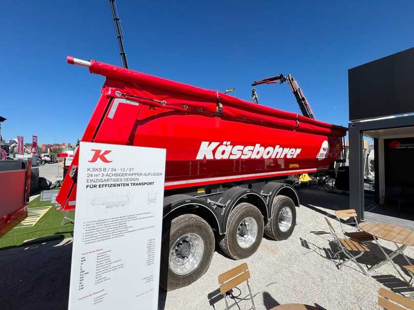Der Kässbohrer K.SKS B mit Stahlrundmulde wiegt 5.850 kg. | Foto: QUATEX Der Kässbohrer K.SKS B mit Stahlrundmulde wiegt 5.850 kg. | Foto: QUATEX